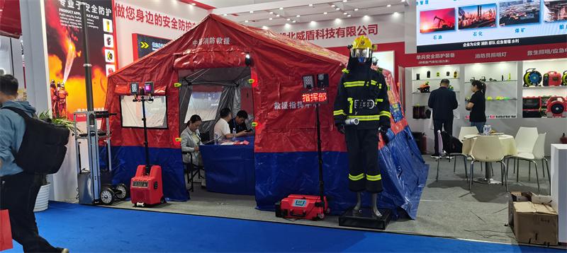 湖北威盾攜救援裝備亮相第二十屆國際消防展 為消防安全保駕護(hù)航 (5).jpg